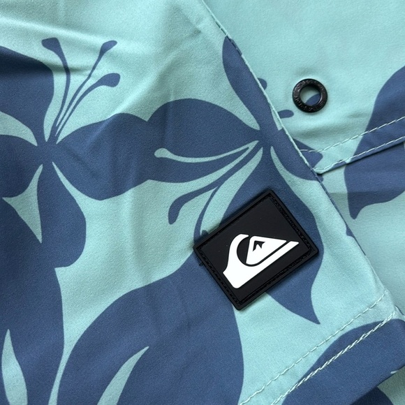 Quicksilver Boxer Lined, 2 front pockets, 1 Velcro elastic drawstring waist,swim - Picture 8 of 9